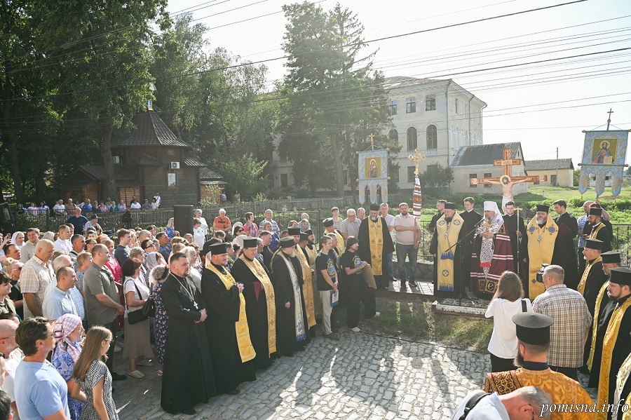 ПЦУ розпочинає нову сторінку: хрест на місці собору освятив Блаженнійший Епіфаній