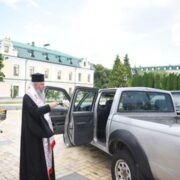 ПЦУ передала автомобілі для ЗСУ: освячення відбулося в Києві