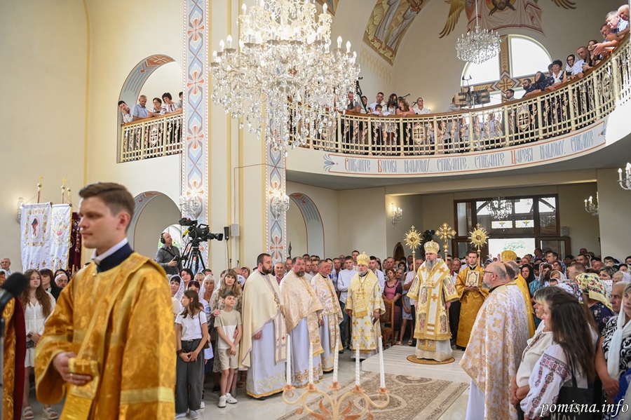 Чверть століття молитви: у Красилівці відкрили нову святиню