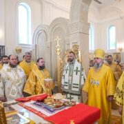Митрополит Епіфаній в Романкові: молитва за Україну й нагородження настоятеля