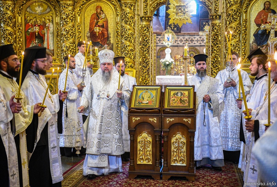 Молитва за Україну у стінах Золотоверхого собору