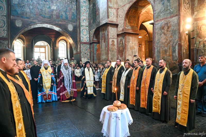Митрополит Епіфаній очолив молитву за воїнів у Софії Київській