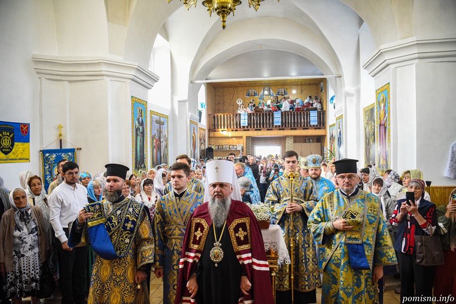 Різдво Богородиці у Джурині: храм святкує 200-річчя, віряни моляться за перемогу України