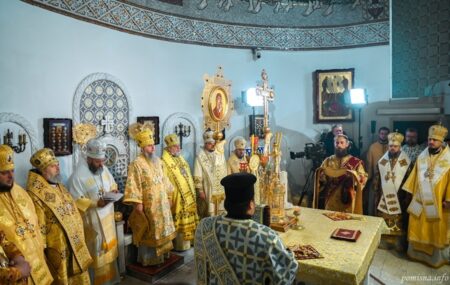 Митрополит Епіфаній очолив святкову літургію на честь 15-річчя Спасо-Преображенського собору