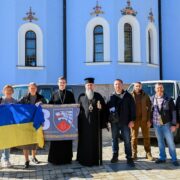 Благословення для воїнів: ПЦУ передала автомобілі захисникам України
