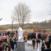 У Старому Косові освячено престол храму Успіння Богородиці