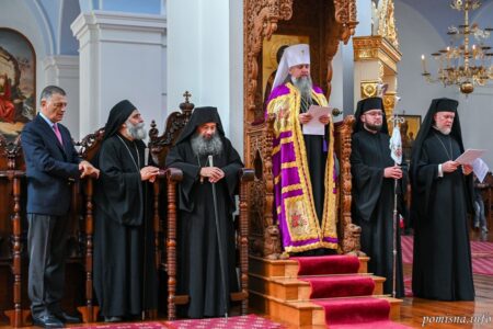 Молитва Митрополита Епіфанія на Афоні: віра сильніша за зло