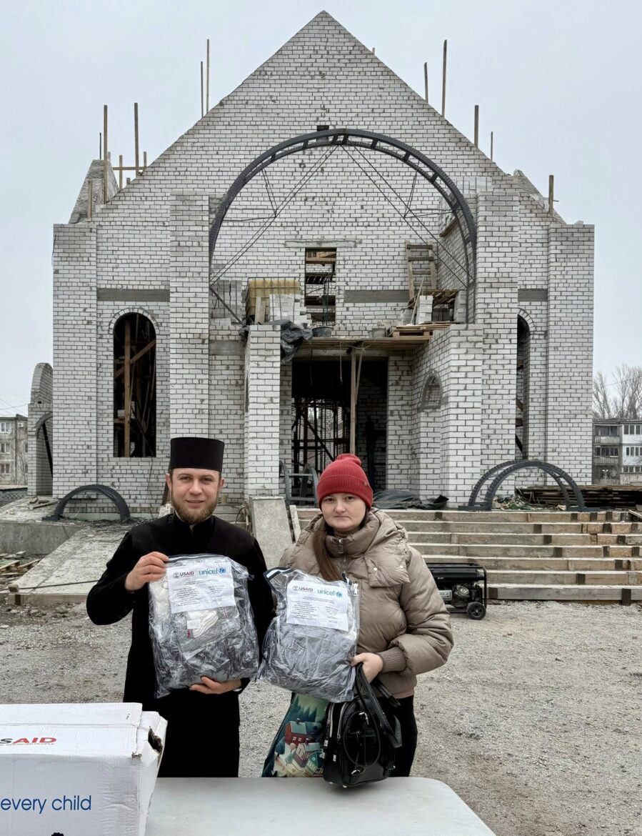 «Диво приходить тихо»: у Дніпрі підтримали родини з немовлятами