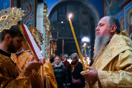 Світло молитви: у столиці звершили урочисте Всенічне бдіння
