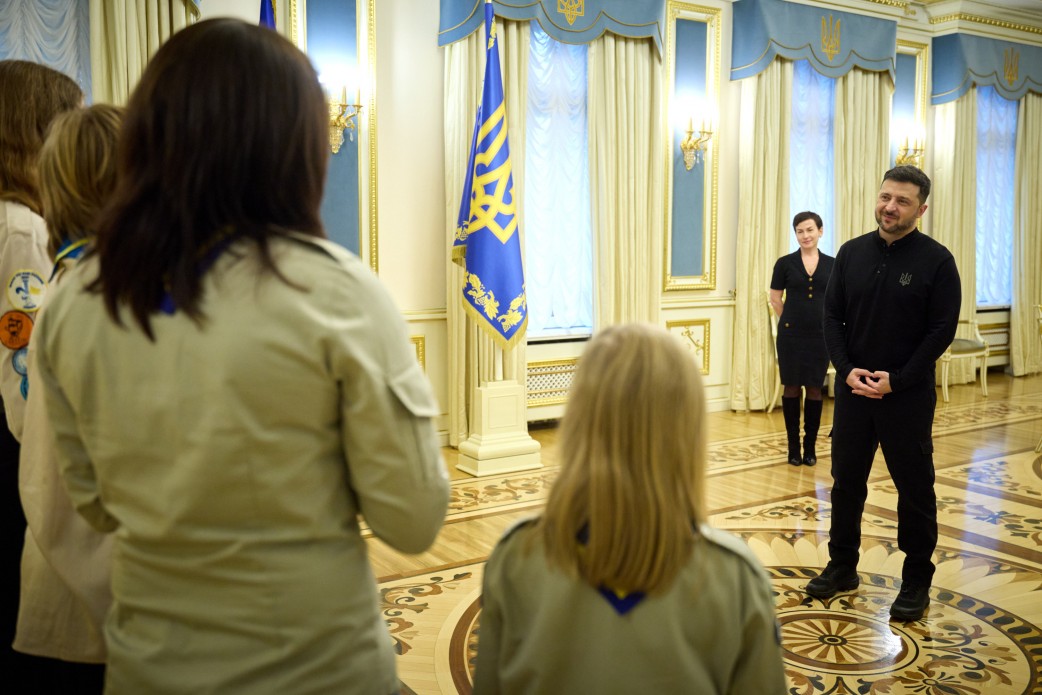 Світло надії: скаути передали Віфлеємський вогонь Президенту