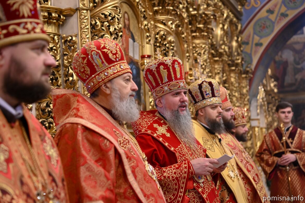 Молитва за мир і перемогу: у Михайлівському соборі вшанували святу Варвару
