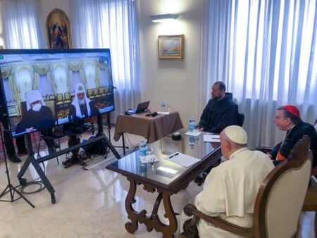 Історична літургія в Стамбулі без участі РПЦ: промовистий контраст