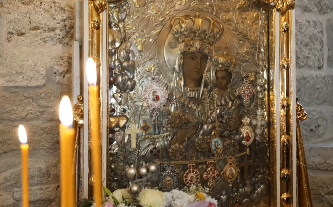 Разом у молитві: як українці знаходять сили жити під час війни