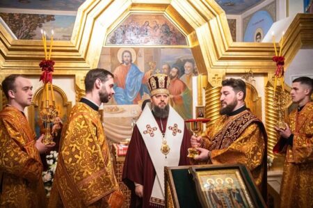 У Михайлівському Золотоверхому вшанували Собор Трьох Вселенських учителів
