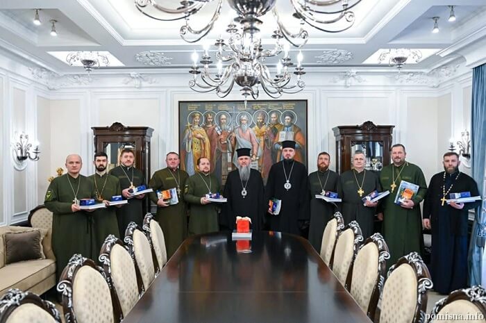 Капелани Житомирсько-Овруцької єпархії з різдвяним візитом у Києві: знак єдності Церкви й армії