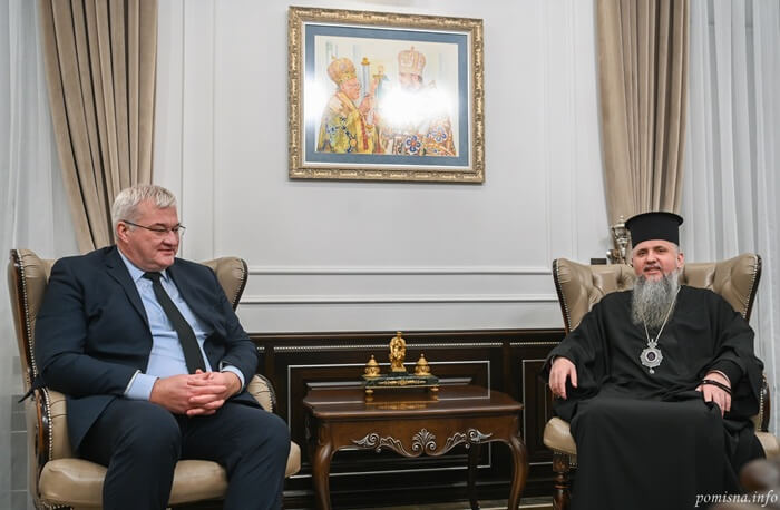 Томос і духовна опора суспільства: зустріч Предстоятеля ПЦУ з міністром закордонних справ