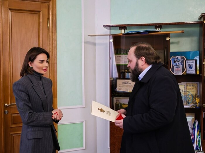 На знак вдячності за служіння: архієпископ Павло отримав нагороду Хмельницької облради