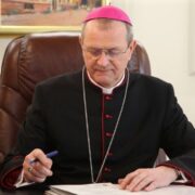 Єпископат Польщі оголосив день молитви і пожертв для України