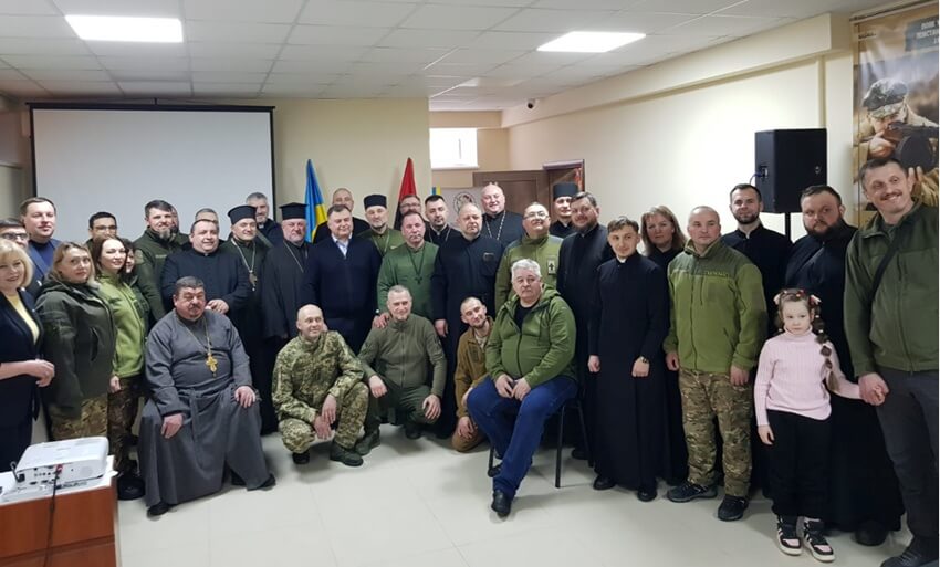 «Бути поруч»: сила віри як частина оборони України