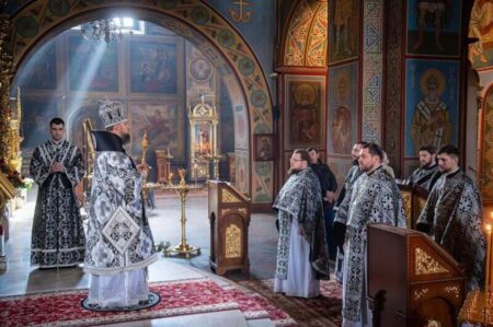 У Михайлівському монастирі піднесли молитву за Україну та її захисників