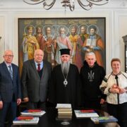 Крах кумирів: чому не варто ідеалізувати людей