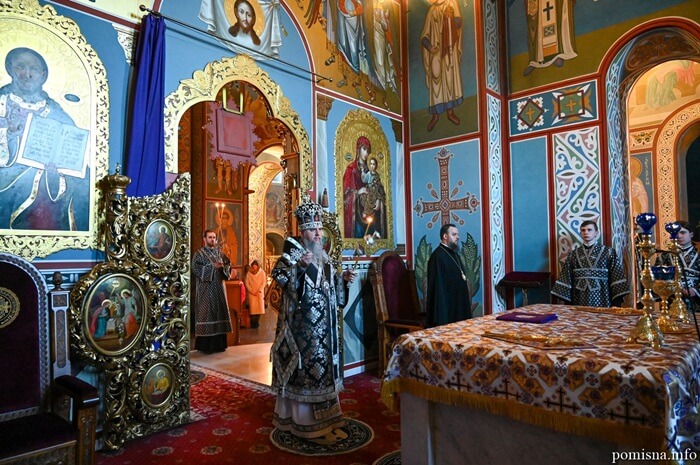 Пасія у Києві: Митрополит Епіфаній провів богослужіння третього тижня Великого посту