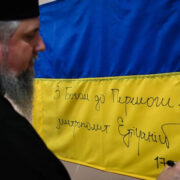 Молитовне правило на ніч: як правильно молитися перед сном