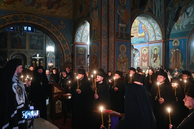 Новий чернець у Золотоверхому: ієрей Петро став ієромонахом Августином