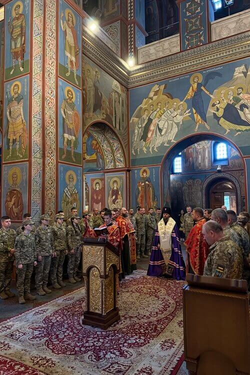Молитва за воїнів: у Михайлівському соборі відзначили День піхоти