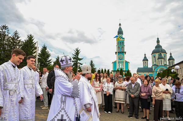 Предстоятель ПЦУ звершив Панахиду за новітніми Героями у Мостиськах