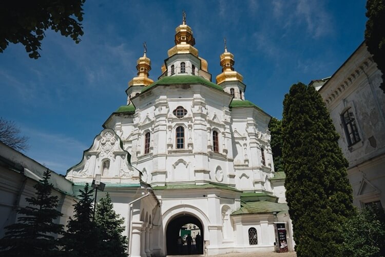 Давня святиня під цифровою охороною: на церкві Мазепи встановили систему сейсмічного моніторингу