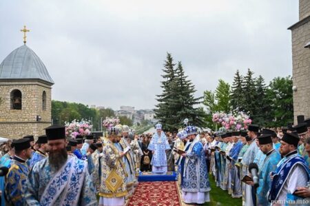 Тернопіль молився перед чудотворною іконою Божої Матері